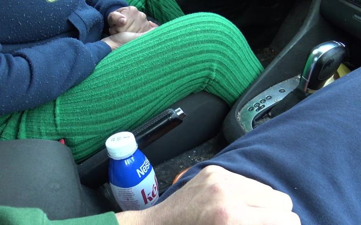 Stepmom Susan: Madrasta gostosa mostra sua buceta peluda para seu enteado de 18...