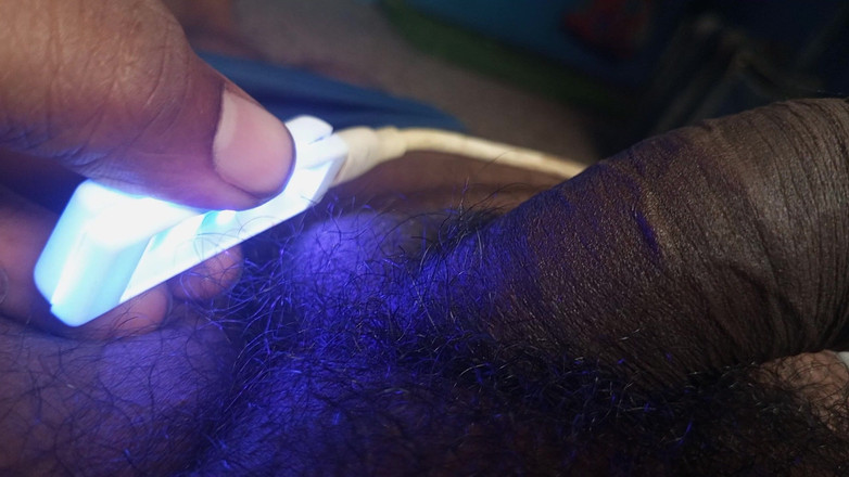 Sweet Indian cock: Un masaje de aceite de polla grande y una chupada...