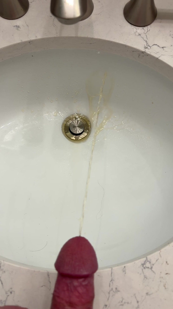 Tatted Daddy: Sink Pisss in Slow Motion