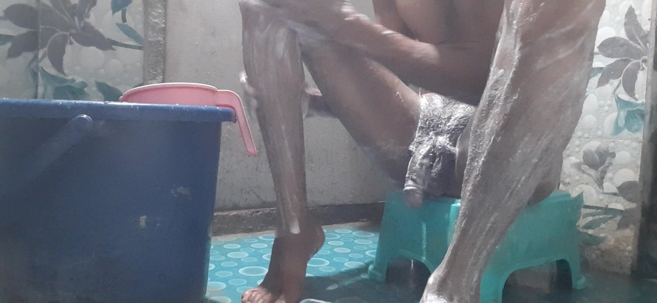 Che: Douche dans la salle de bain, homme à la maison, grosse...