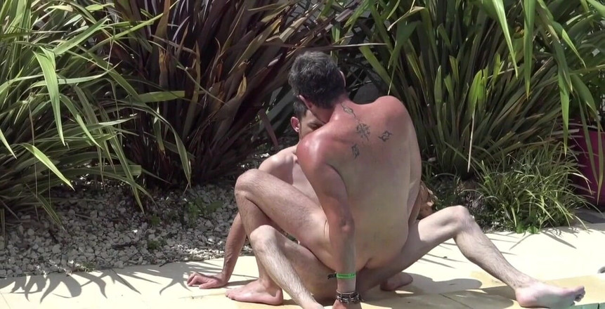 Crunch French bareback porn: Minha amiga D Imitri fodida duro por um top twink...