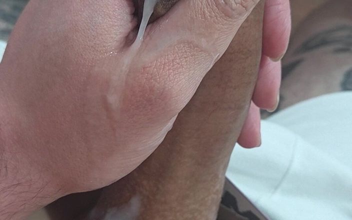 Lkdick8: Демонструю свій великий член і добре кінчаю