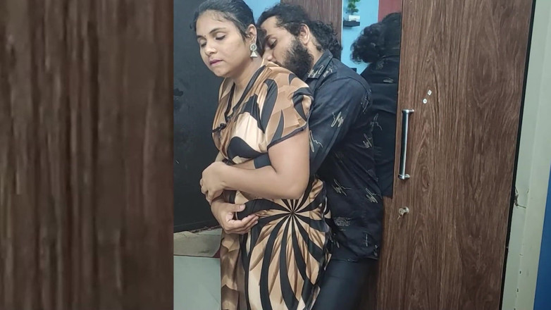 Vaigavarun45: Mallu Trivandrum Couple Hot Lip Lock Romance with Fuck
