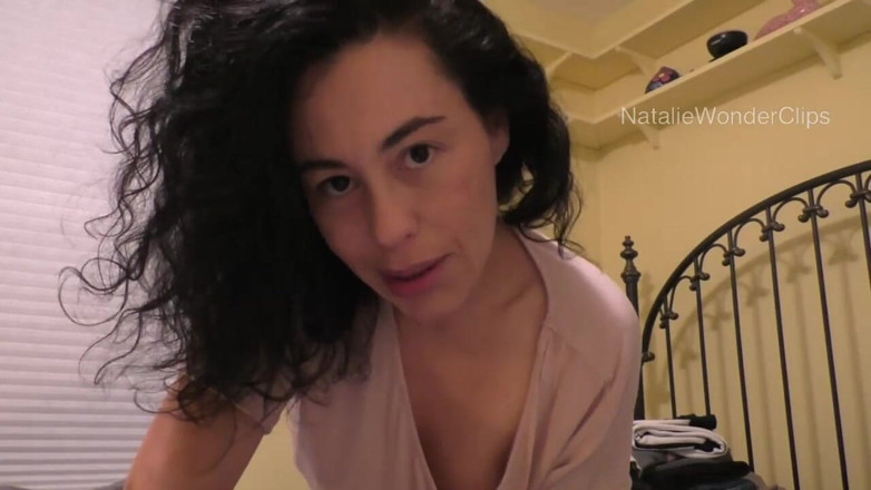 Natalie Wonder: 当你休息的时候，继母正在叫醒你的鸡巴