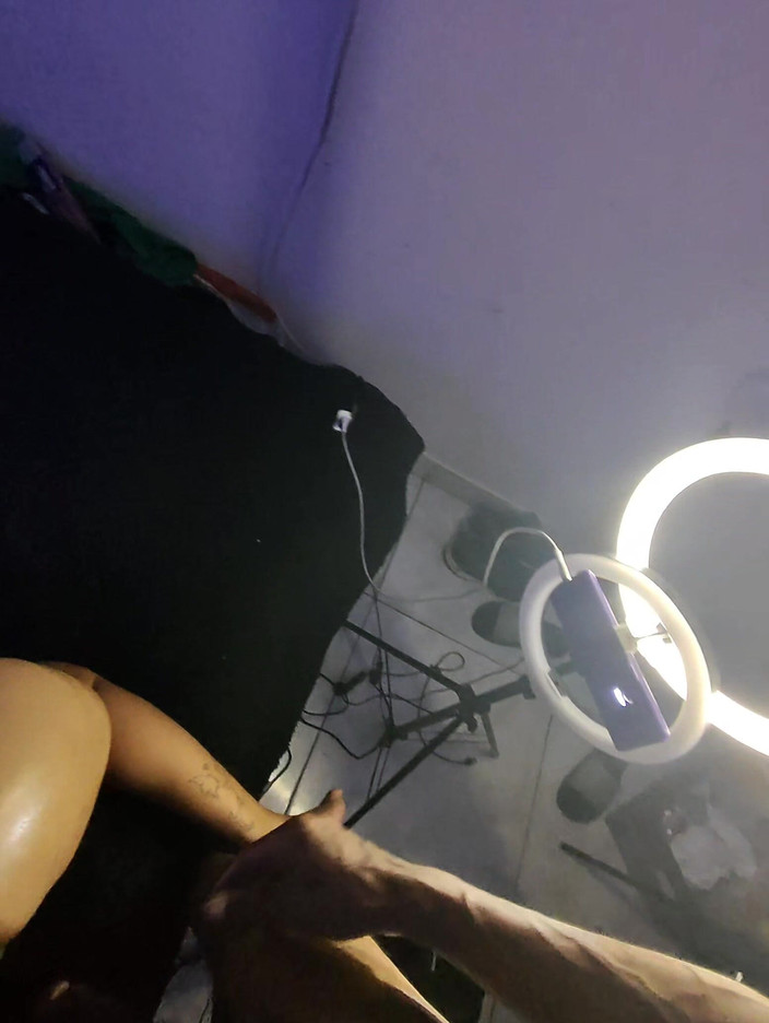 PABLO N3GROBAR: Pantat Lil Burra sangat berair seperti mangga manis basah