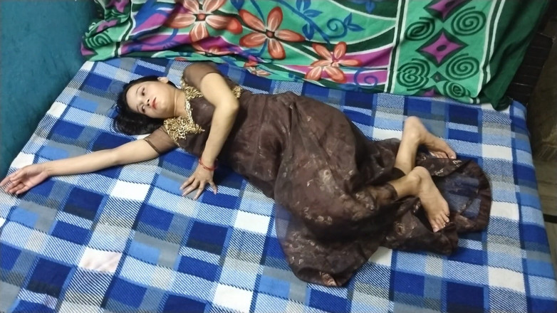Indian Muslim Couple: Desi Wife Secret Bedroom Mood Her Husband Knows Exactly What...