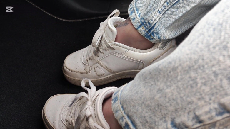 EricSkyMDH: Nylon Jeans Footjob Im Auto