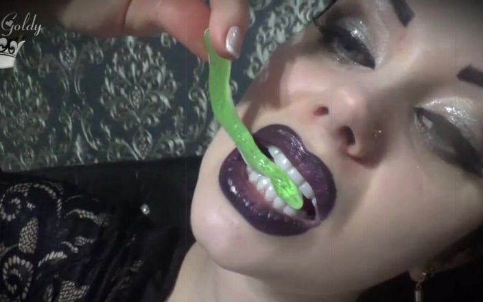 Goddess Misha Goldy: Video xem trước #lipstickfetish và #vorefetish mới của tôi: 5 collors cho đôi môi...