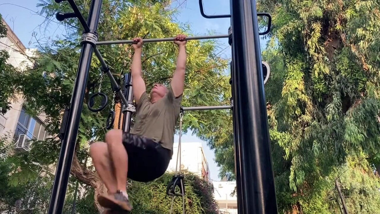 Alex Igogo: Aku akan memompa diriku sendiri dan go jerk off.