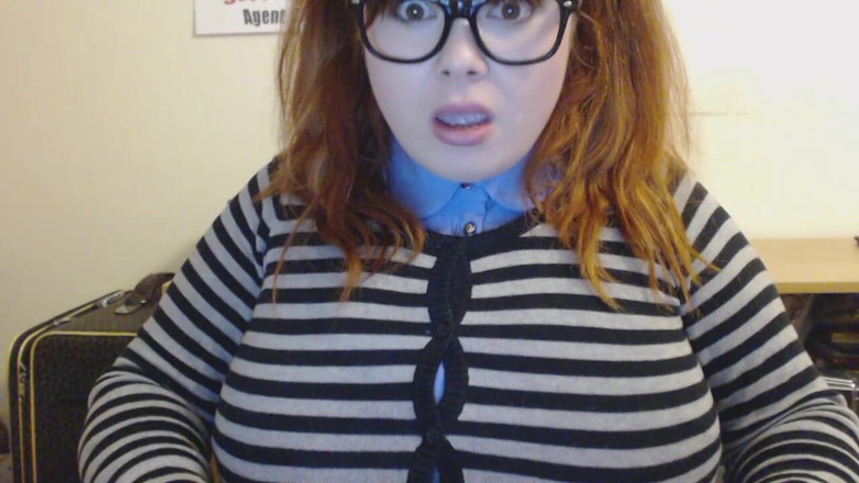 Roxanne Miller: Fantasia di espansione del seno - al lavoro