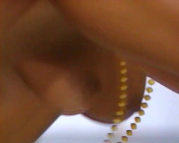 Vintage Climax: Exploración anal de impresionante milf rubia