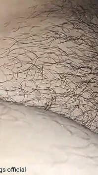 Pakistansk BBW Desi kvinna avslöjar sina stora bröst och runda djupa röv och hårig fitta medan hon dansar sexigt