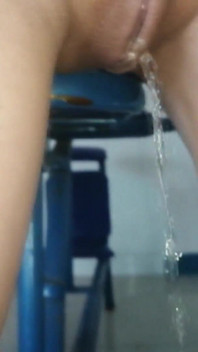 Latinas Golden Shower