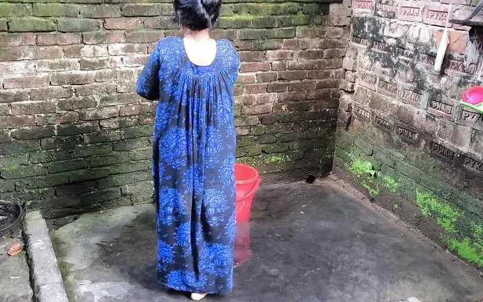 SAFI-SEXY: I Grabbed My Aunty While She Was Taking Bath and...