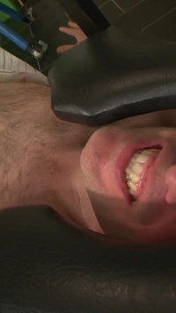 Đức bdsm - lau đít anh ấy