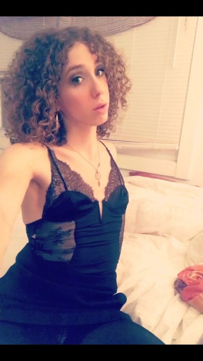 Tia Tizzianni Productions: 私の髪で遊ぶ