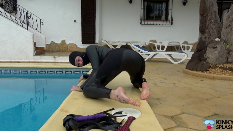UKCuteGirl Lucy Lauren: Neoprene Spanking Paddle &amp; Pussy Flogging