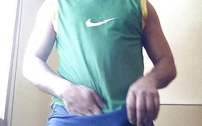 Boy top Amador: After football, the horny is very