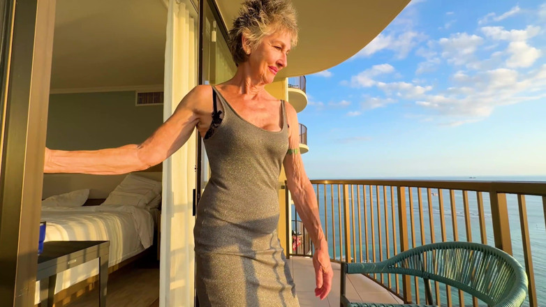 FromThisNight: In unserem Waikiki Hotel - Strapsen, Sonnenuntergang und langsam dusche