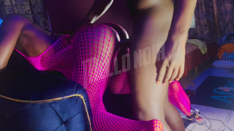 Mello Noir: 在这个黑鸡巴上啪啪