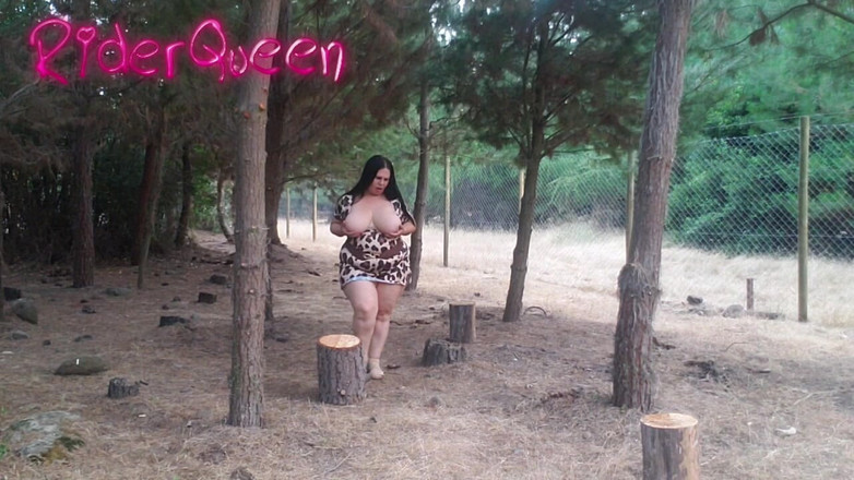 Riderqueen BBW Step Mom Latina Ebony: गांड की पूजा सेक्सी सौतेली मम्मी आउटडोर