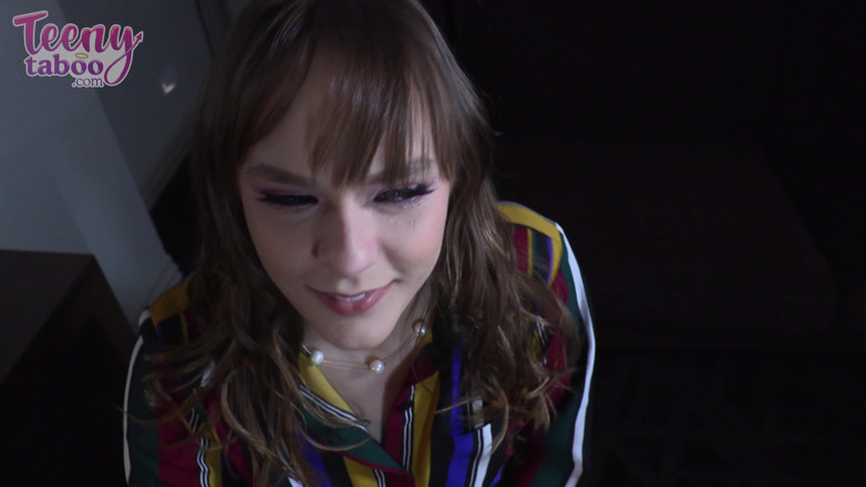 Teenytaboo: สัมภาษณ์ผู้ช่วย creampie ของ Rebecca Vanguard