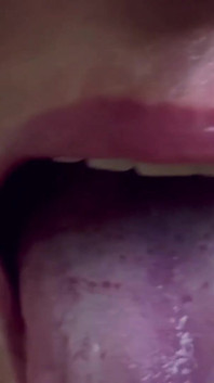 Elle prend une douche qui explose au visage