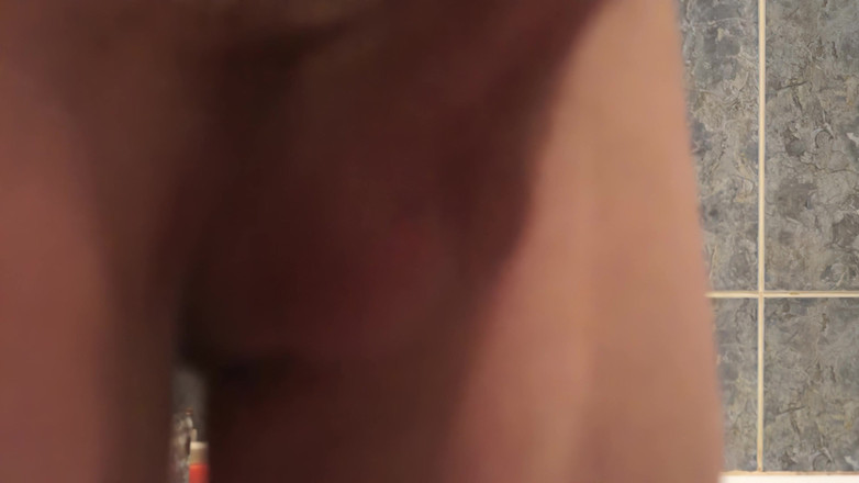 xblueboyz: Стримана мастурбація у ванній кімнаті