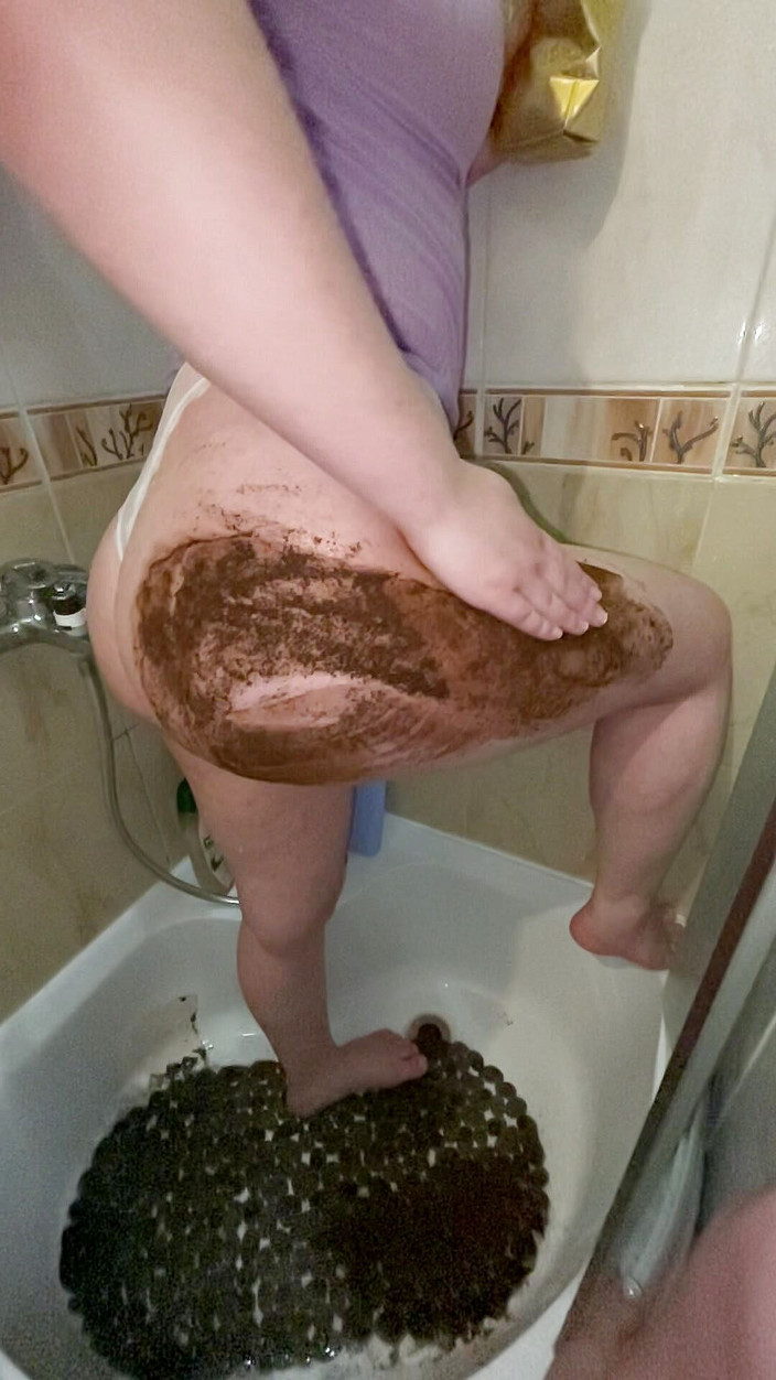 StasyBoo: Astaga, apa yang dilakukan di kamar mandi! Hot!