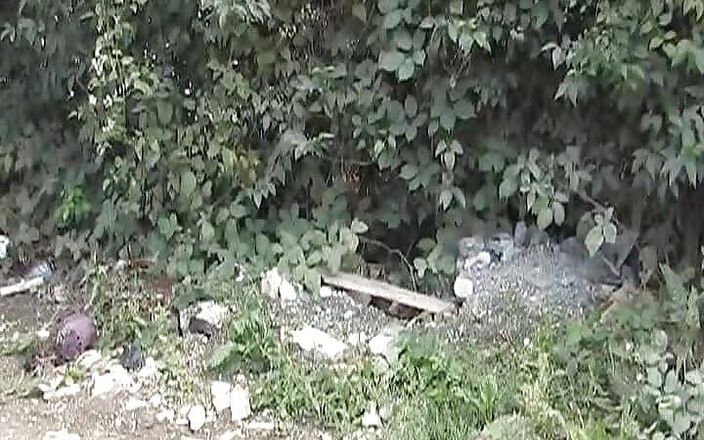 Monde Francais: Gagică brunetă din Franța își dă găurile unei tije încărcate
