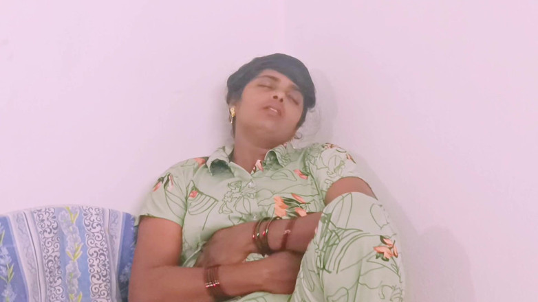 Telugu honey lips: Abuelo indio folla en perrito telugu habla sucio
