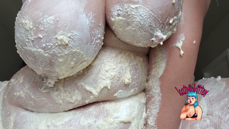 KatnipKitten: Birthday Cake Sitting Session