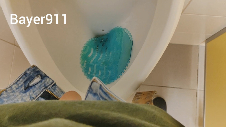 Bayer911: 在医院撒尿、撸管和射精