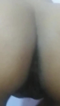 Mi esposa follando con la berenjena grande y largo su coño y agujero de culo