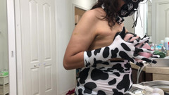 VeeVee Vixen: 巨大的香肠被绑住奶子 hucow 被挤奶 cam c 牛
