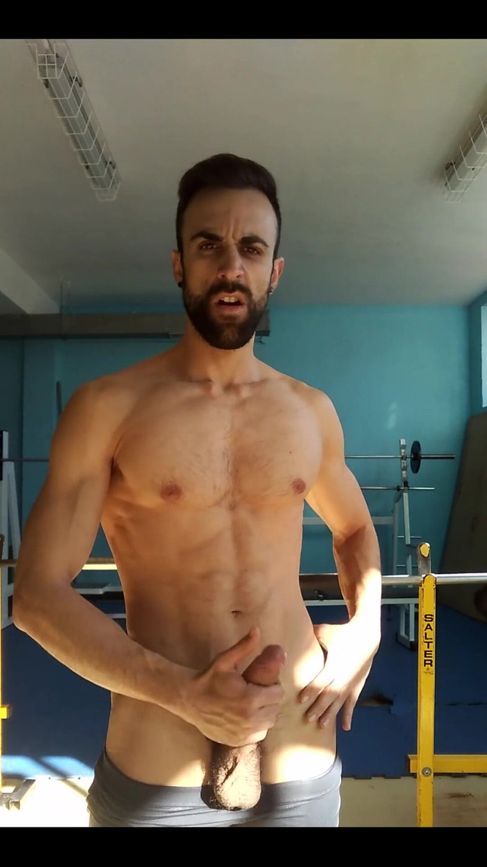 Zeus Ray: Volete essere scopati in palestra?