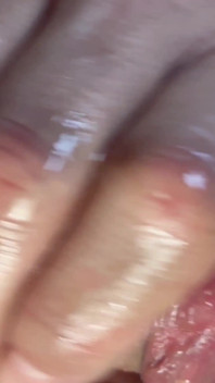 Regarde ma bite pendant que je me branle