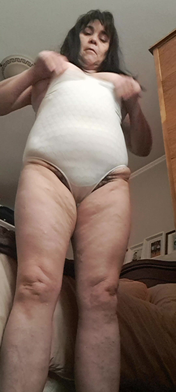 Mommy big hairy pussy: Bu vücut koşuya çıkacak