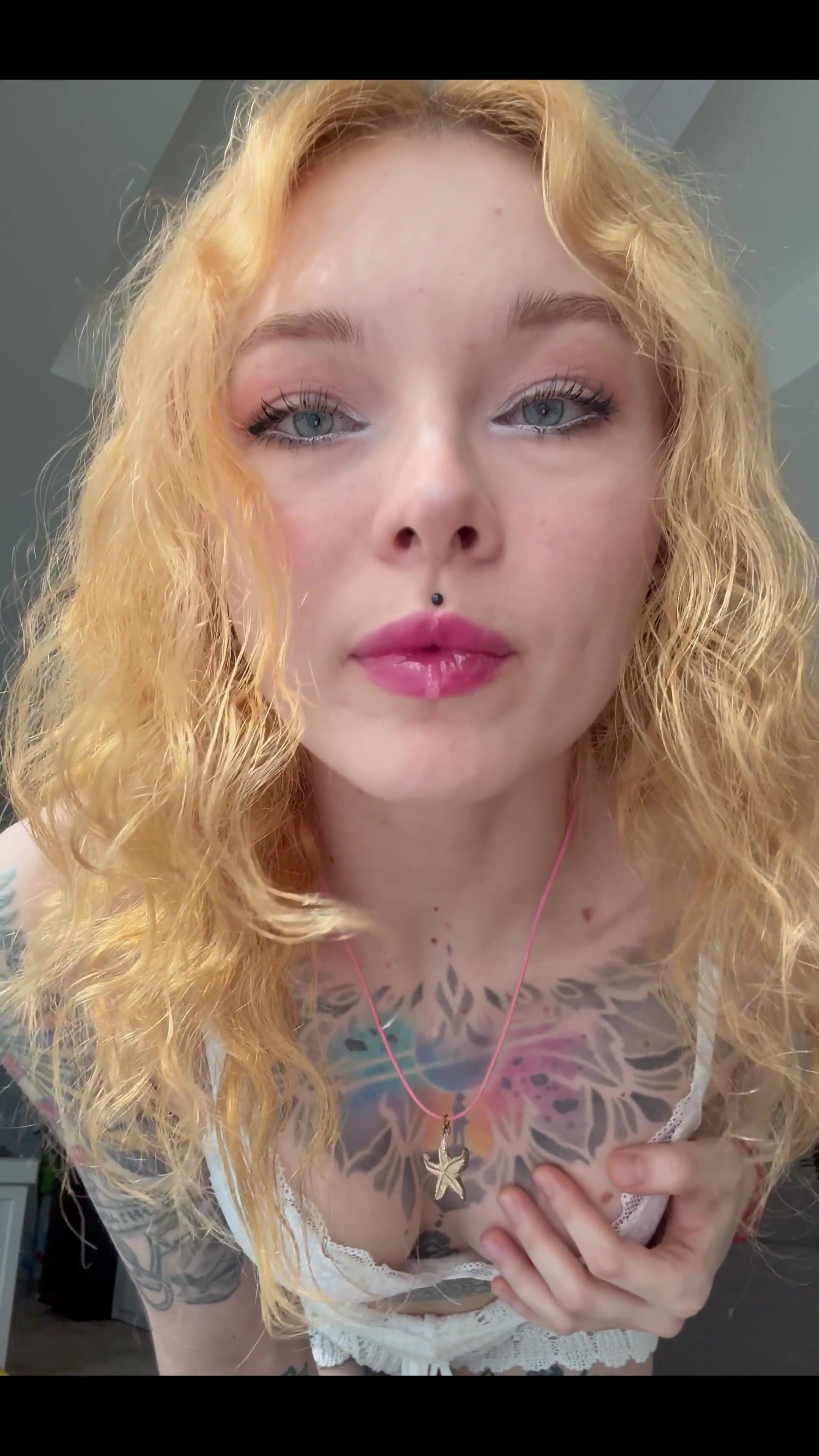 Attention: This Is for Slave Boys Only! Open Your Mouth Wide and Enjoy Your Reward for Being a Good Boy