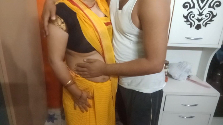 Manjushukla: Indian Cute Bhabhi Having Romance
