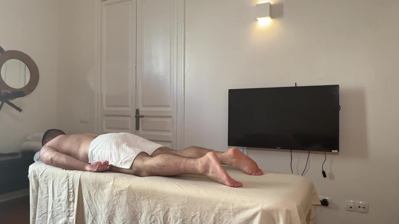 Alessio-Veneziano: Un massaggio caldo