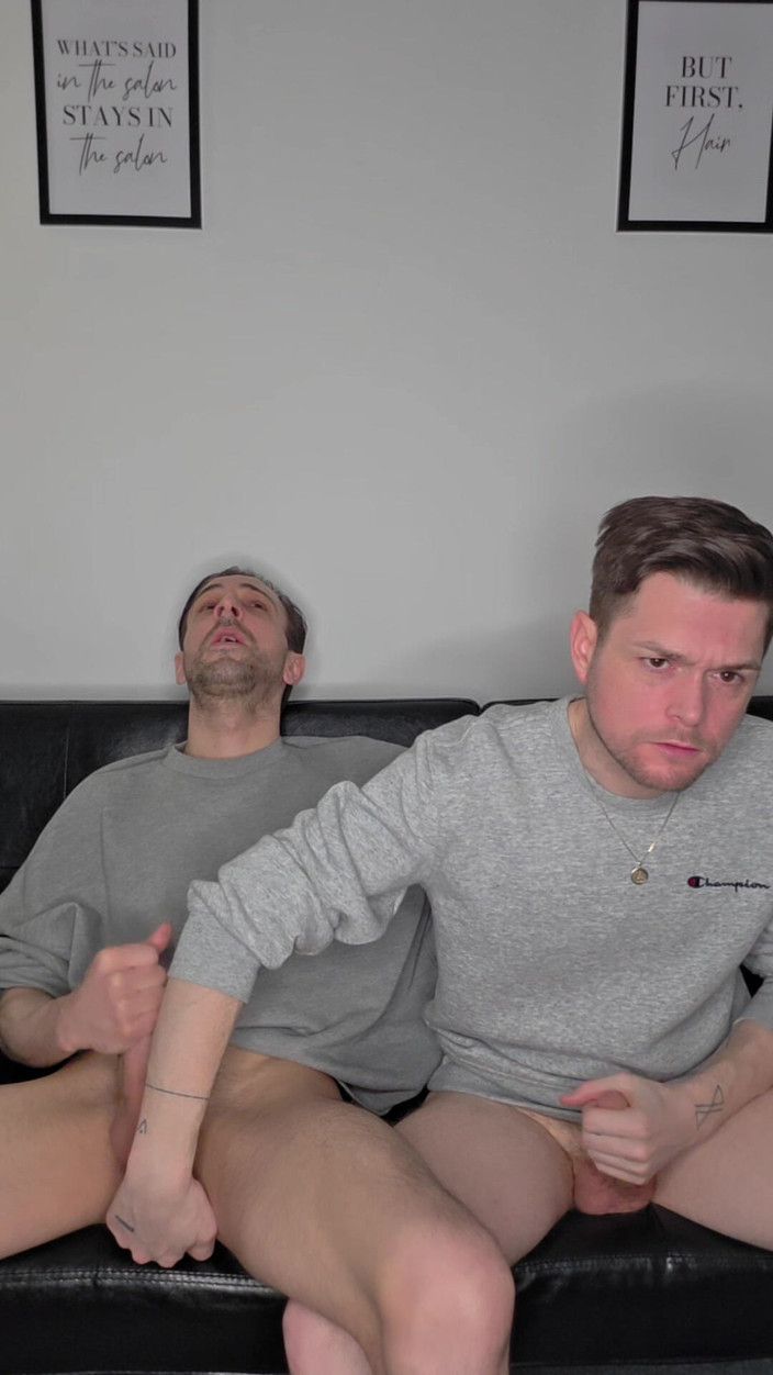 Twotwinkhusbands: Ragazzi Non Circoncisi Con Grande Si Masturbano Fianco a Fianco