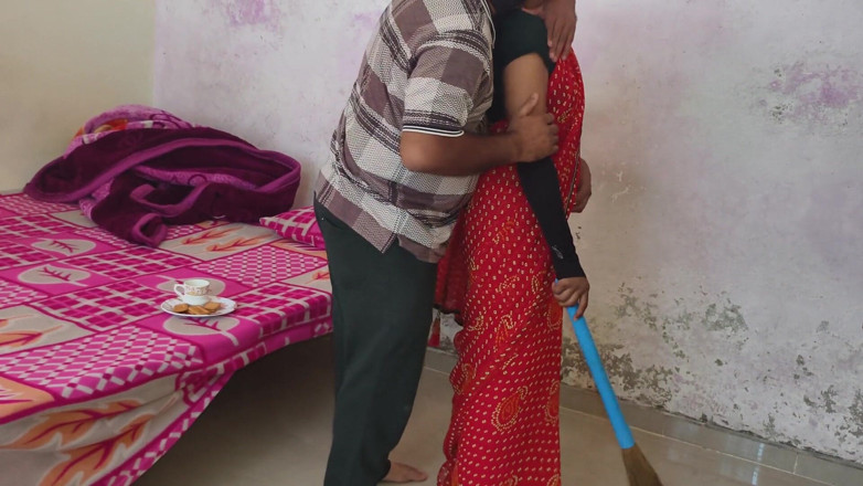 BadMash_Bhabhi: Hot Indian Desi Female Servant Fucked