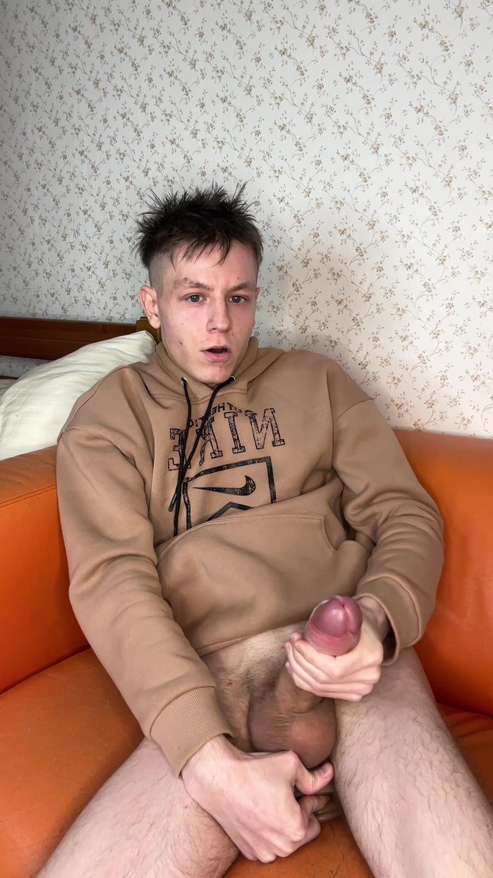 Morflot24: Petite Twink intenzivní honění vyvrcholení