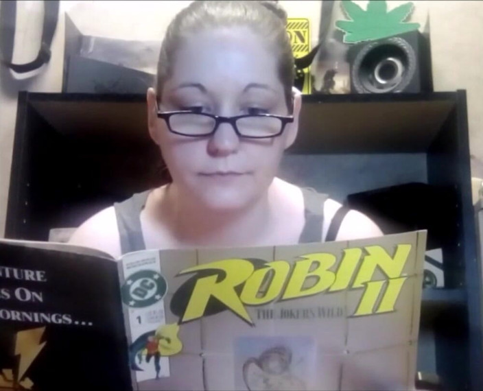 Queen Mea: Chica nerd te reserte