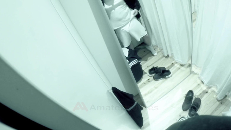 AmateurMates: How to Seduce a Young Salesman in the Fitting Room