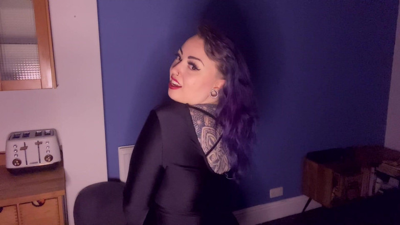 Miss Valentina: Betaal mij of vrouw komt erachter