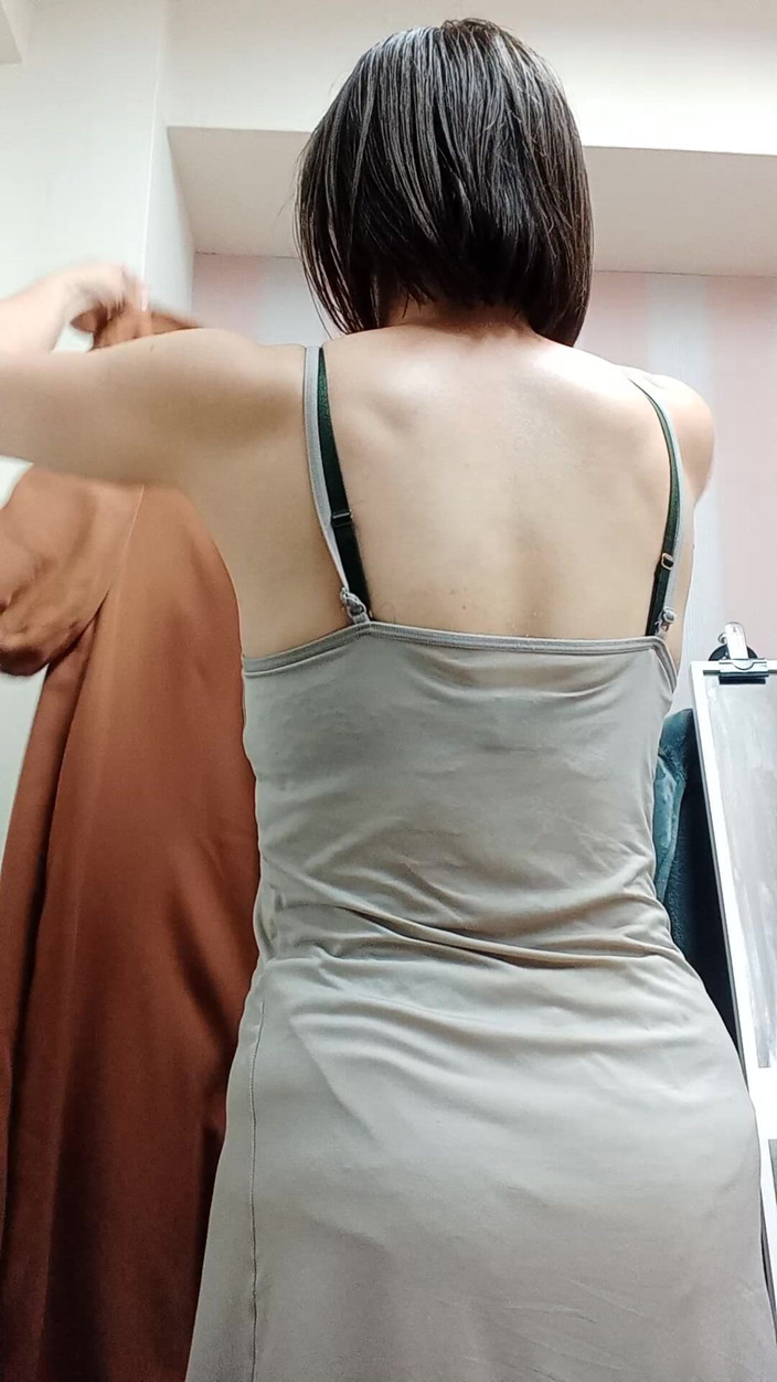 Mayumi Kanzaki: Am schimbat haine la ședința foto.