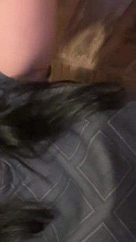 トイレでおしっこをした美しいミルフィカラ、小便接写182 - おしっこの必死と濡れた猫のオナニー - 私はV