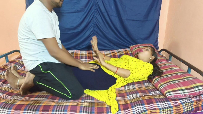 Sona bhabhi: Güzel Hintli desi üniversiteli kız erkek arkadaşıyla seks yapıyor